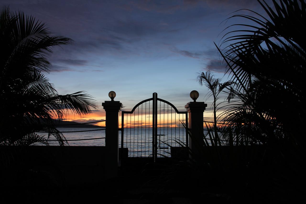 The Wilsons' Shangrila Bed and Breakfast Dumaguete City Esterno foto
