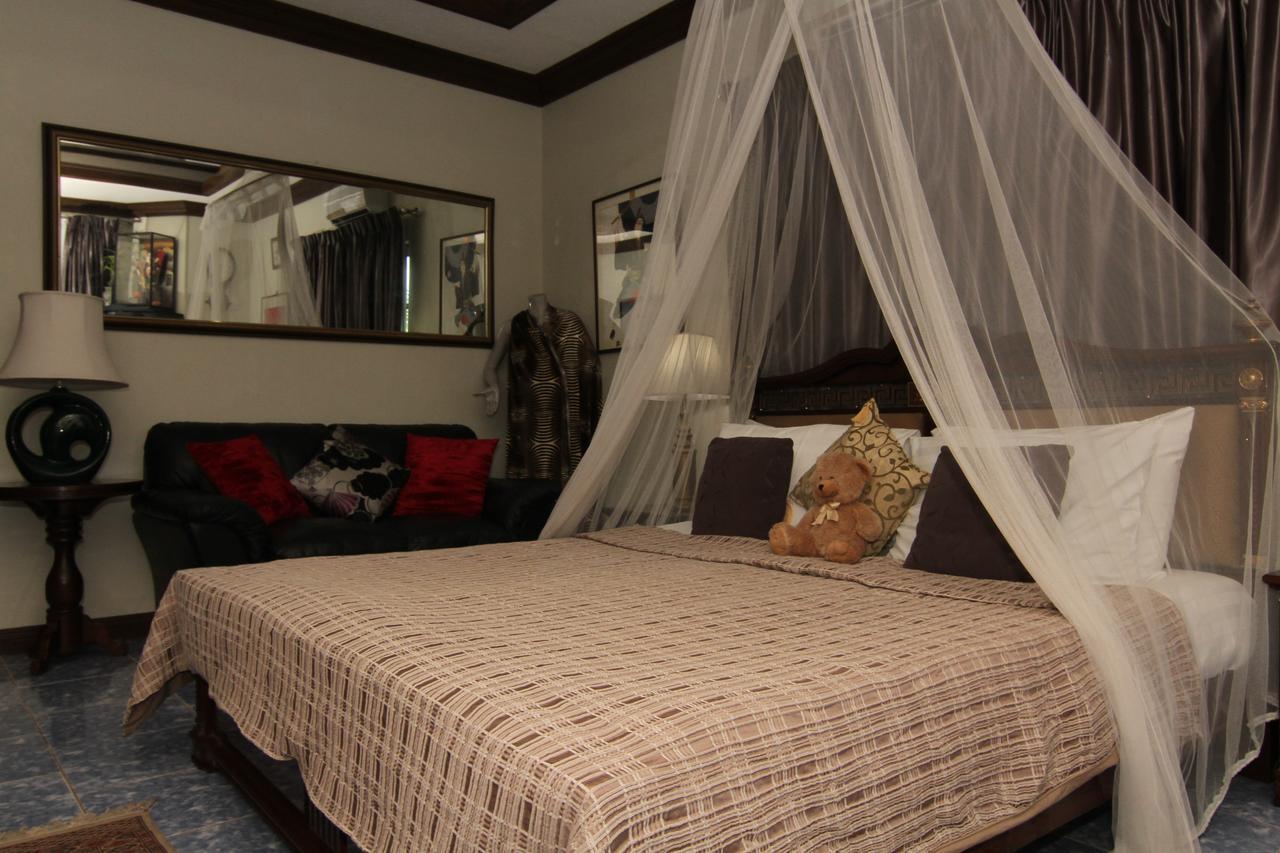 The Wilsons' Shangrila Bed and Breakfast Dumaguete City Esterno foto