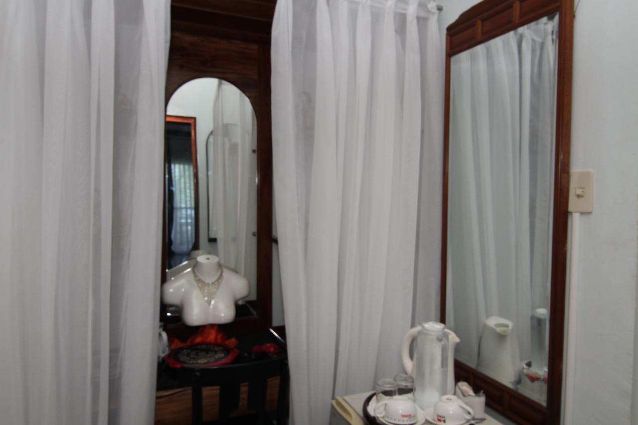 The Wilsons' Shangrila Bed and Breakfast Dumaguete City Esterno foto